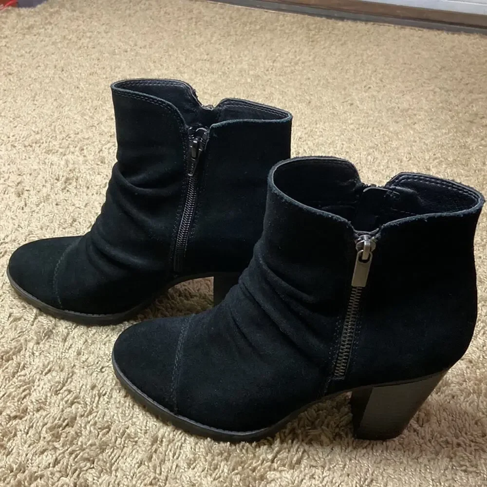 White Mountain Women Black Suede Leather Zip Up Ruching Style Bootie Size 8.5